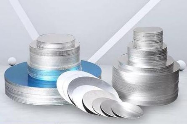 عرض قطع مستديرة من الألومنيوم