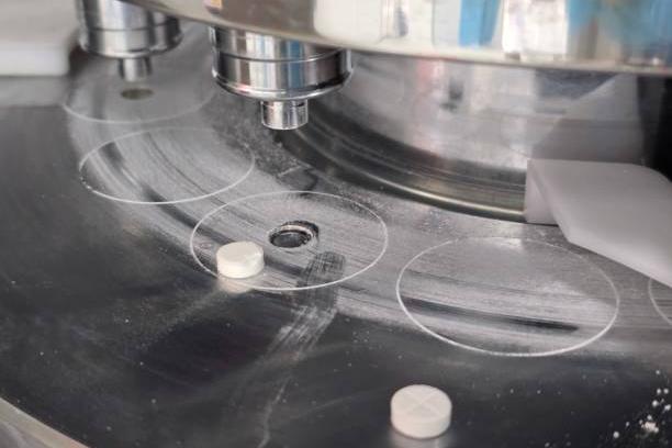 أداة تشكيل صفائح الألومنيوم