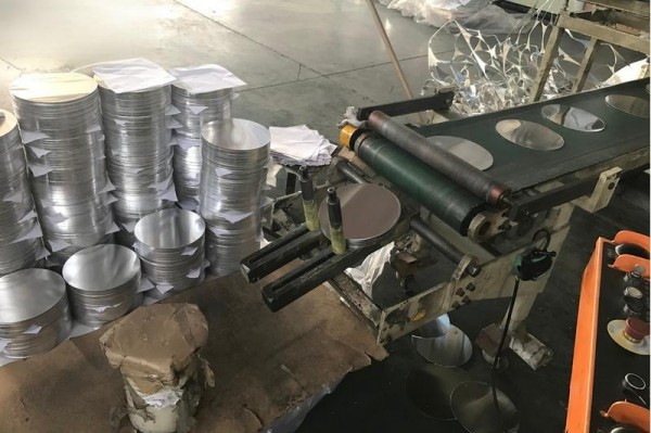 Máquina herramienta de chapa de aluminio