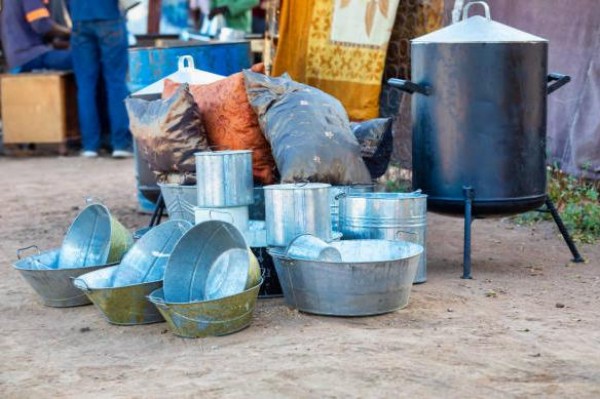 Différents types de pots en aluminium